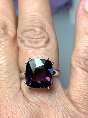 Petal Ring with a 2.45 Carat Purple Oval Spinel in 10k Rose Gold - Rea –  Midwinter Co. Alternative Bridal Rings and Modern Fine Jewelry